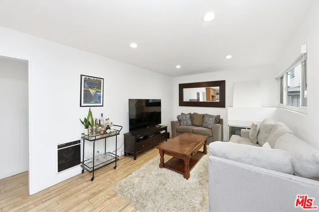 $3,495 | 1914 Pacific Avenue, Venice, CA 90291