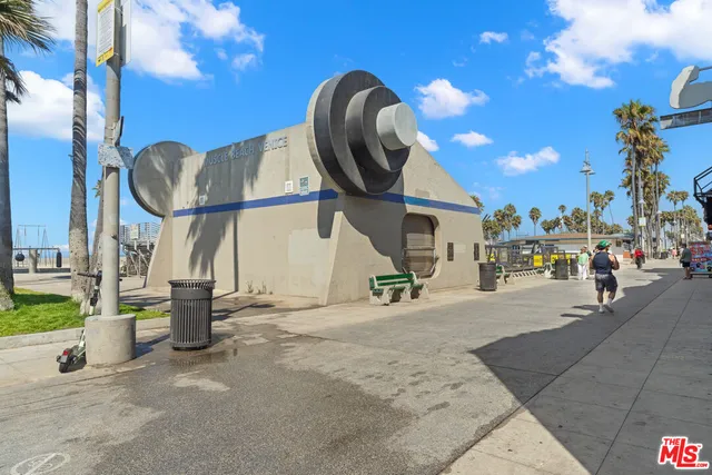 $3,495 | 1914 Pacific Avenue, Venice, CA 90291