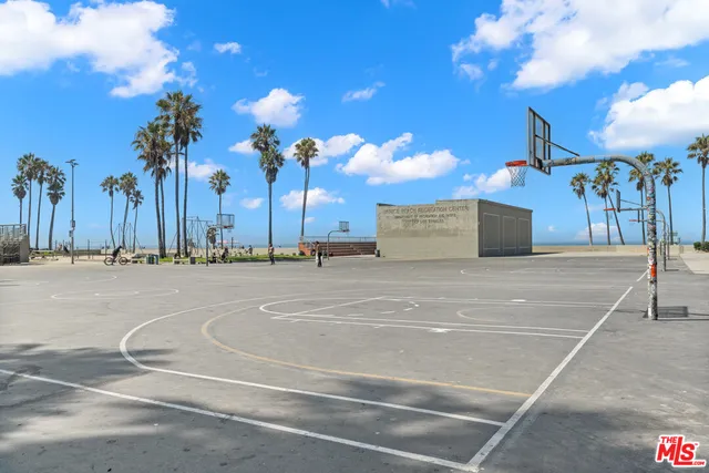 $3,495 | 1914 Pacific Avenue, Venice, CA 90291