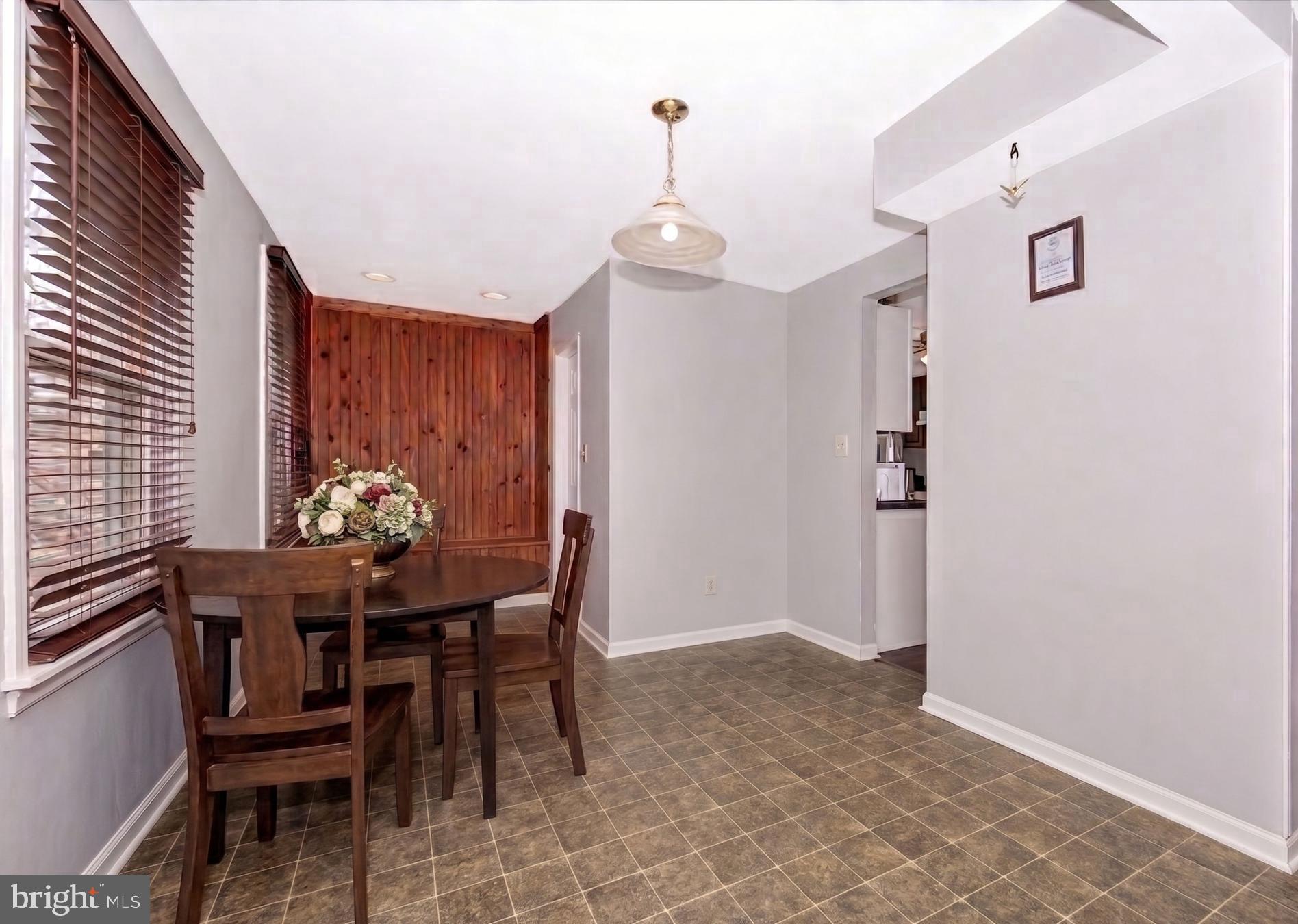808 Knoxville Road Knoxville, MD 21758 - Photo 4 of 14 a dining room with furniture and window