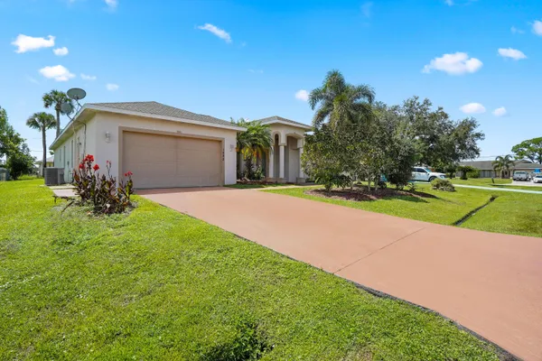 $3,000 | 1092 Southwest Majorca Avenue, Port St. Lucie, FL 34953