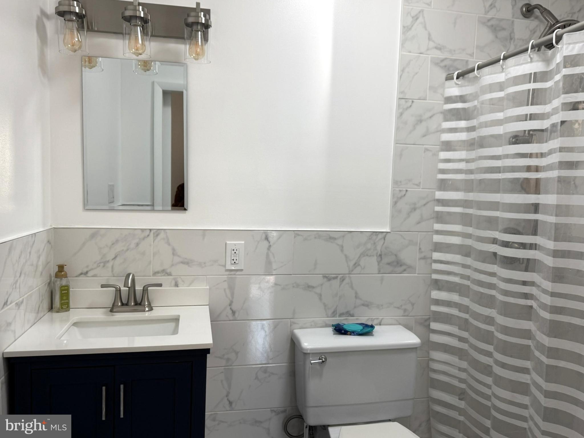 191 Presidential Boulevard, Unit R524 Bala Cynwyd, PA 19004 - Photo 26 of 28 New marble Bathroom w/ large shower