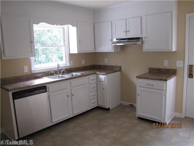 4770 Pine Hall Road Walkertown, NC 27051 - Photo 6 of 16 Kitchen.