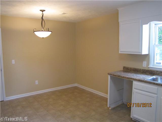 4770 Pine Hall Road Walkertown, NC 27051 - Photo 7 of 16 Kitchen.