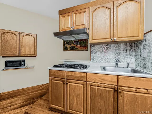 $132,500 | 91 East 208th Street, Unit 3K | Norwood