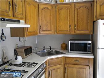 5 Benton Road Hamilton, NJ 08610 - Photo 5 of 12 Gallery Image 5