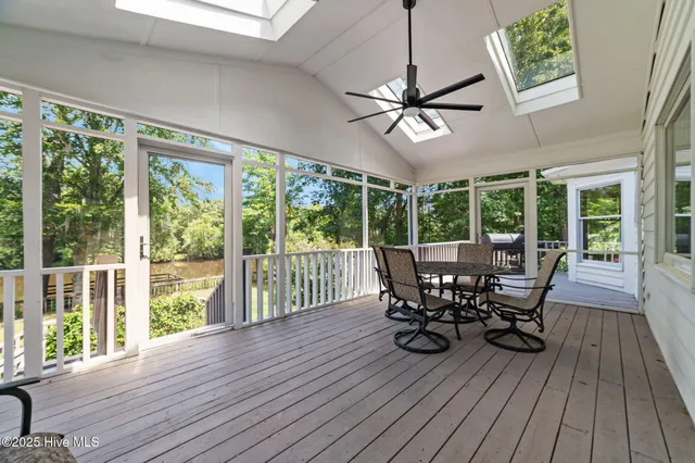 $1,300,000 | 108 Farmington Road, Grimesland, NC 27837