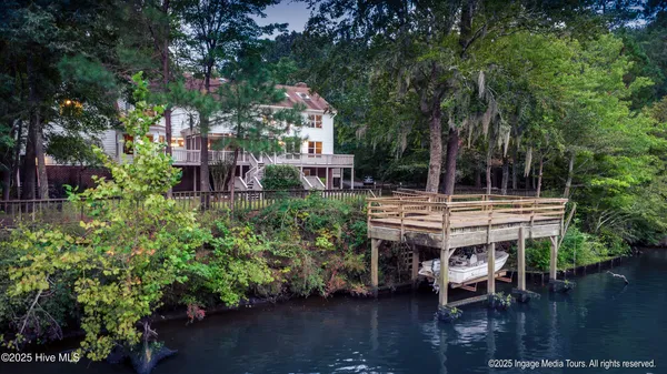 $1,300,000 | 108 Farmington Road, Grimesland, NC 27837