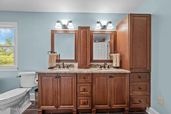$1,300,000 | 108 Farmington Road, Grimesland, NC 27837