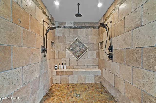 $1,300,000 | 108 Farmington Road, Grimesland, NC 27837