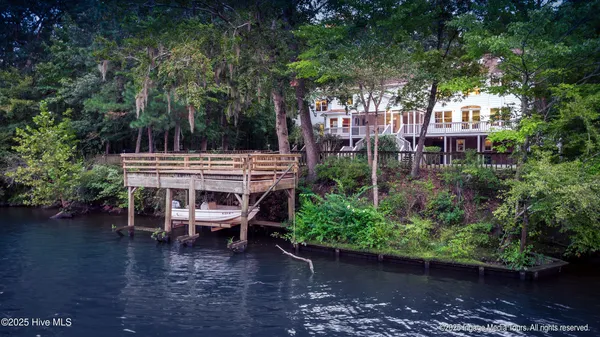 $1,300,000 | 108 Farmington Road, Grimesland, NC 27837