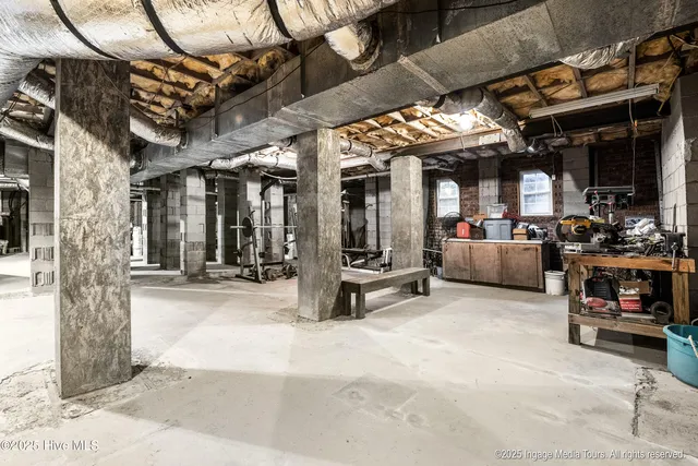 $1,300,000 | 108 Farmington Road, Grimesland, NC 27837