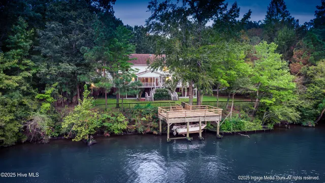 $1,300,000 | 108 Farmington Road, Grimesland, NC 27837