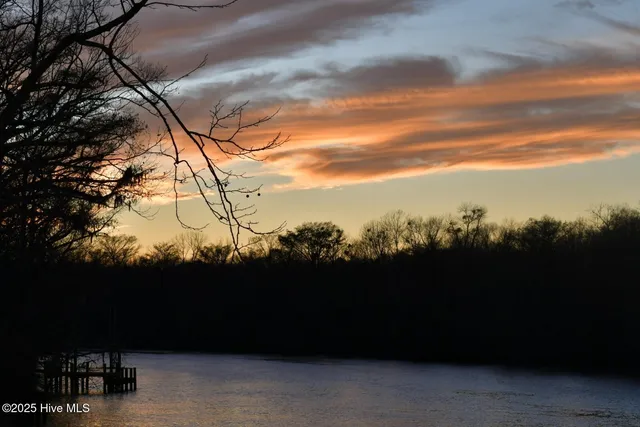 $1,300,000 | 108 Farmington Road, Grimesland, NC 27837