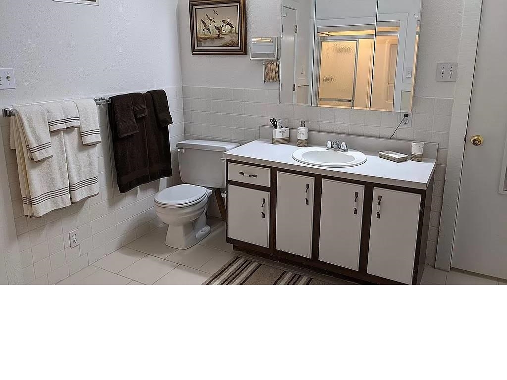 3585 West Sycamore Beach Road Angola, IN 46703 - Photo 14 of 17 Gallery Image 14