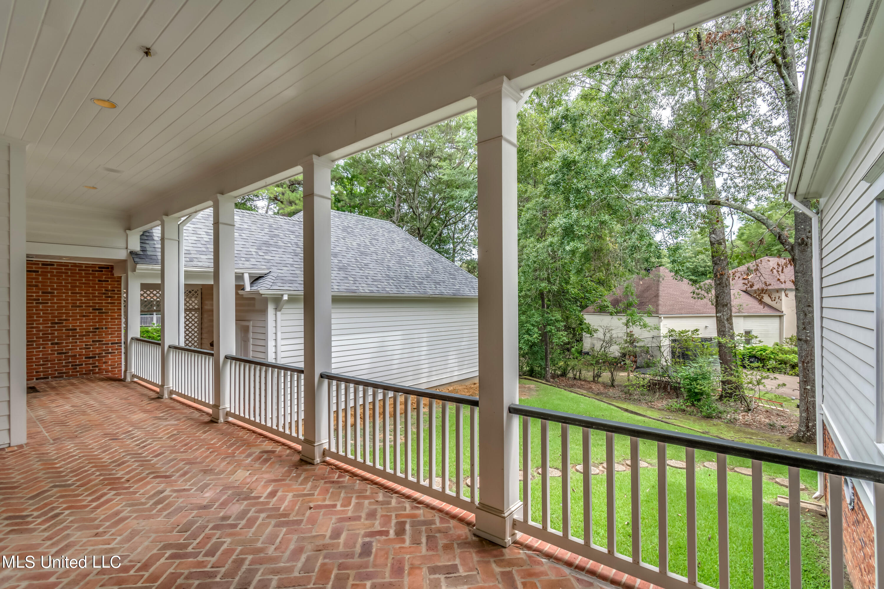 2063 Brecon Drive Jackson, MS 39211 - Photo 12 of 72 2063 Brecon Dr-17