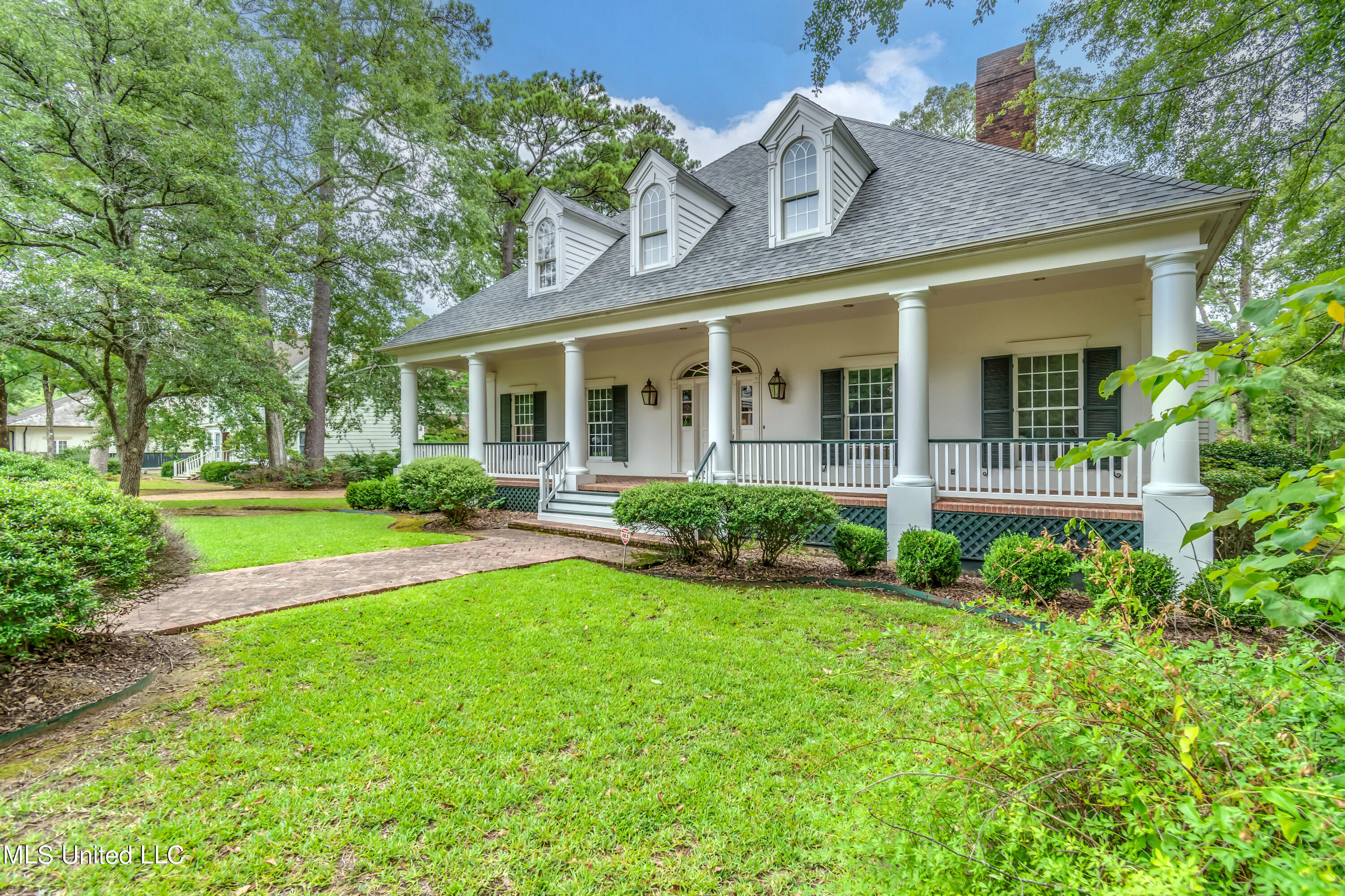 2063 Brecon Drive Jackson, MS 39211 - Photo 2 of 72 2063 Brecon Dr-4