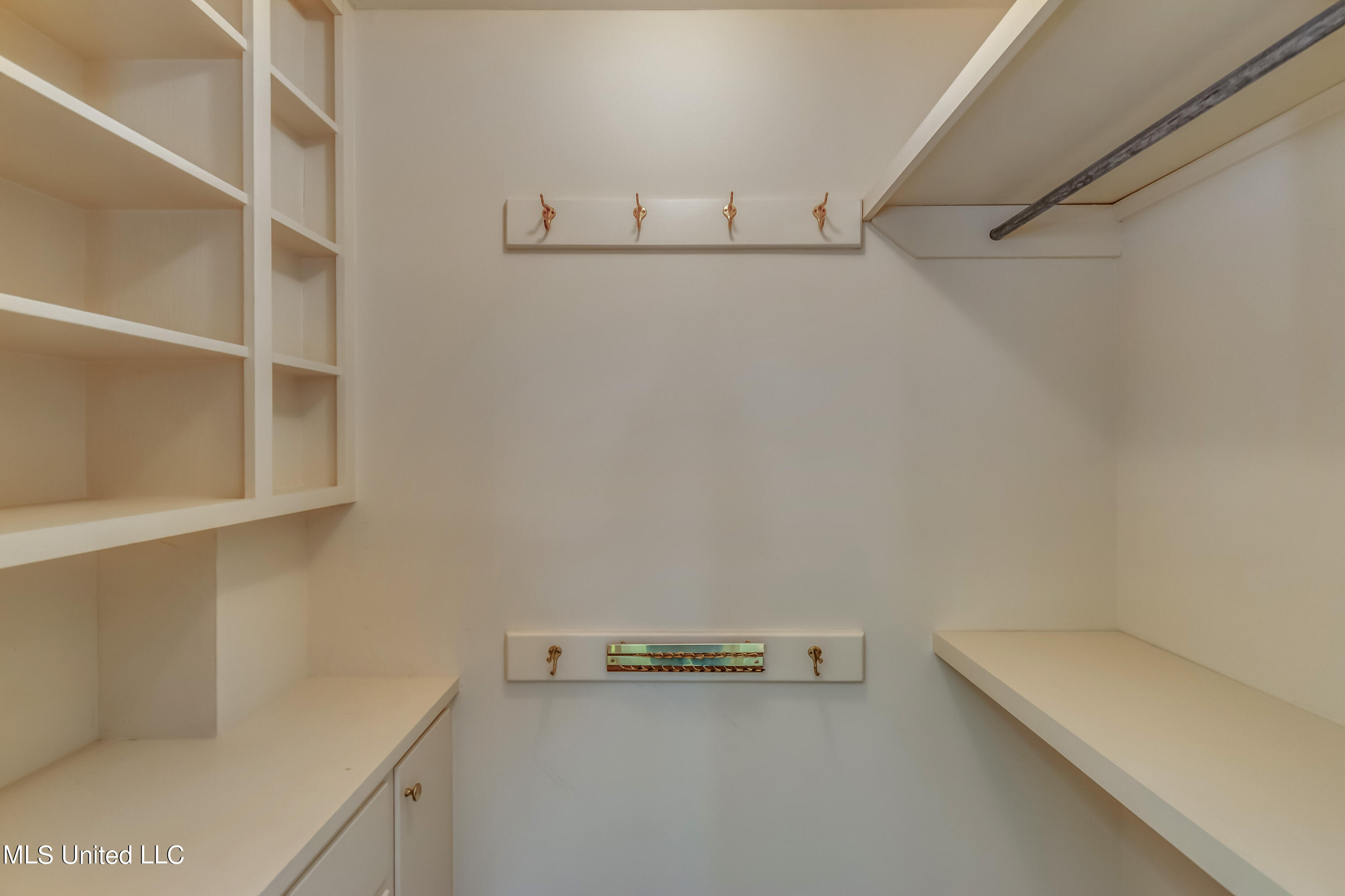 2063 Brecon Drive Jackson, MS 39211 - Photo 40 of 72 2063 Brecon Dr-58