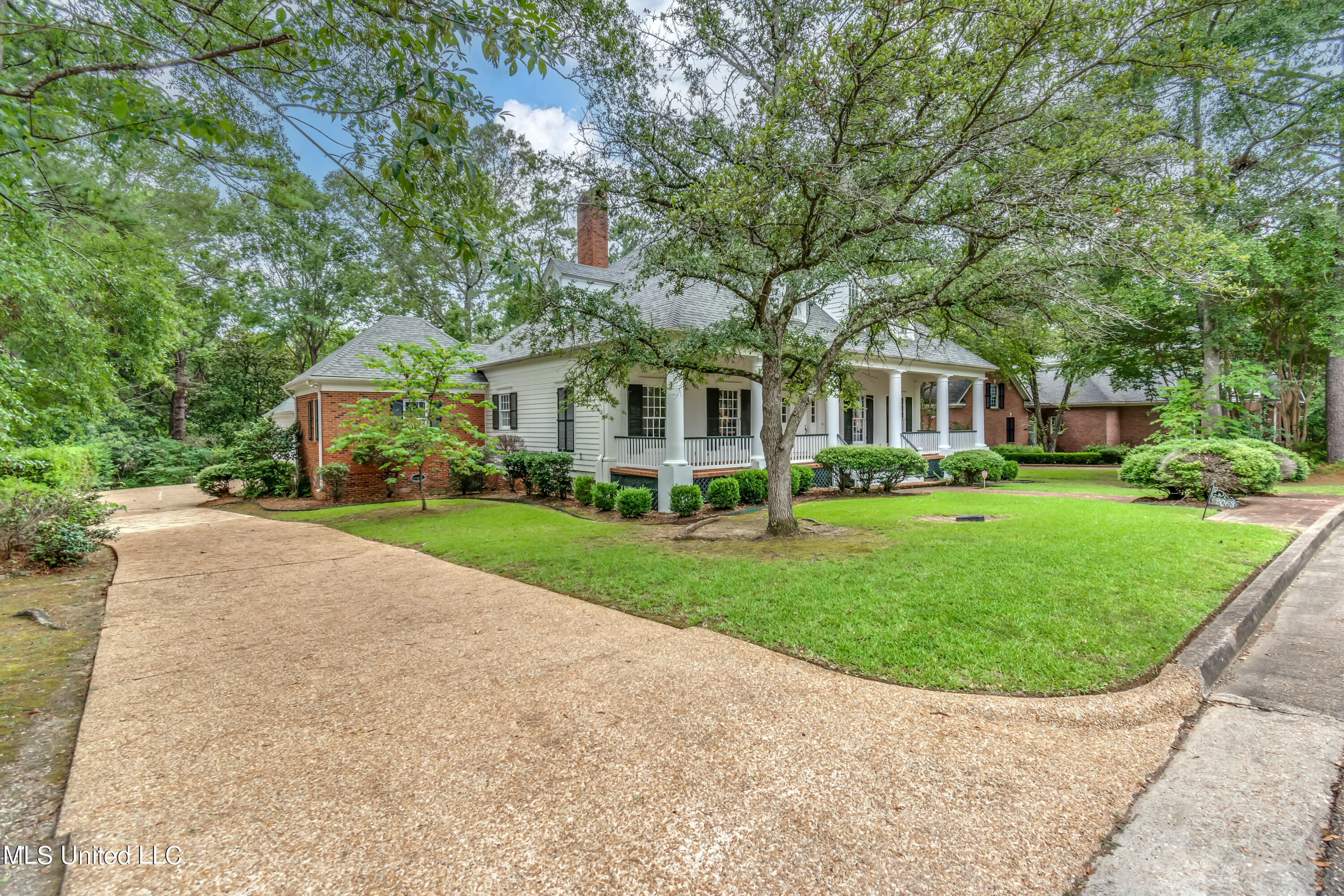 2063 Brecon Drive Jackson, MS 39211 - Photo 4 of 72 2063 Brecon Dr-6