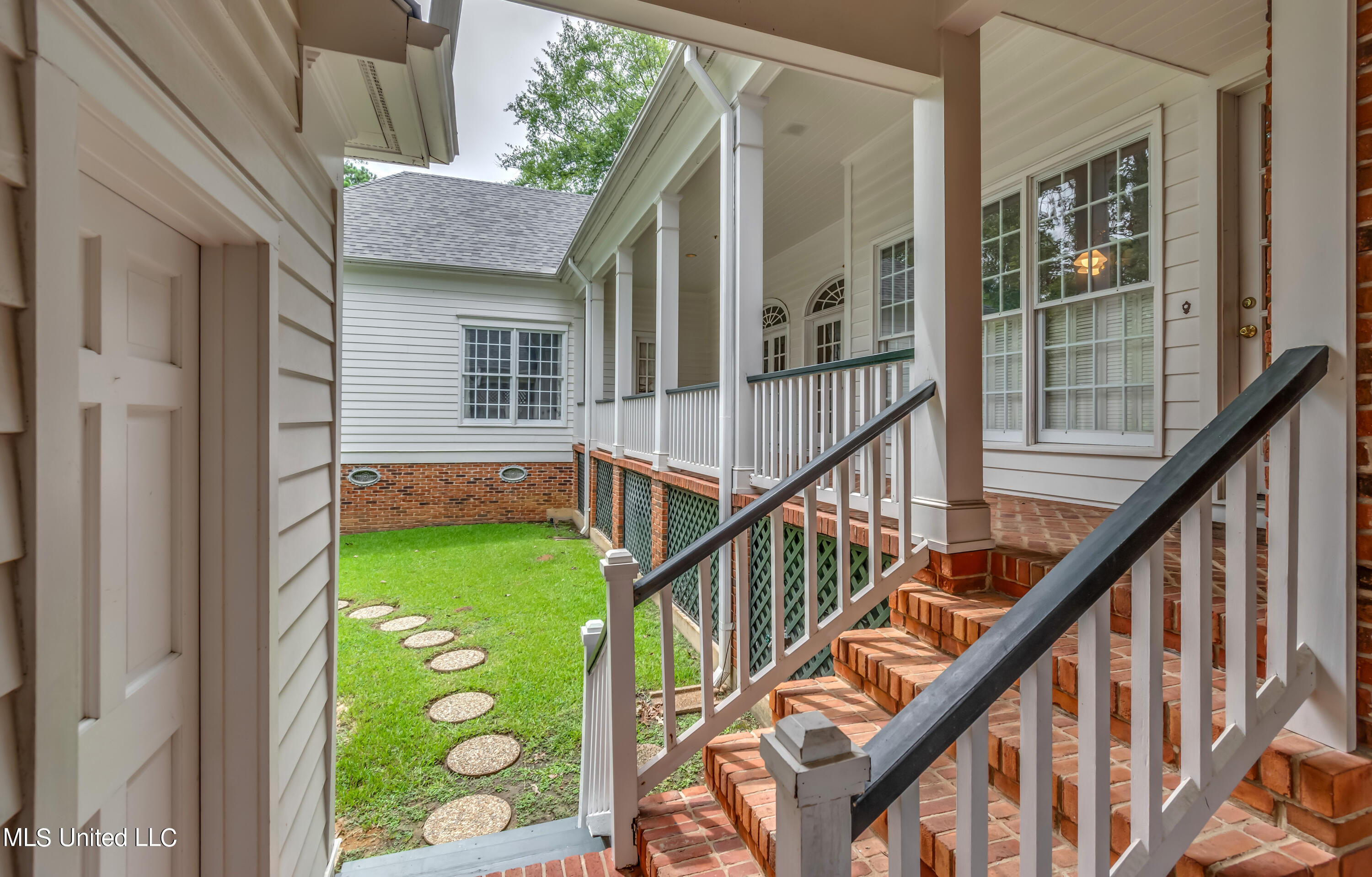 2063 Brecon Drive Jackson, MS 39211 - Photo 8 of 72 2063 Brecon Dr-11