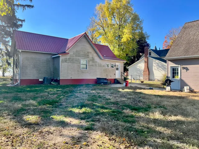 a view of backyard of house