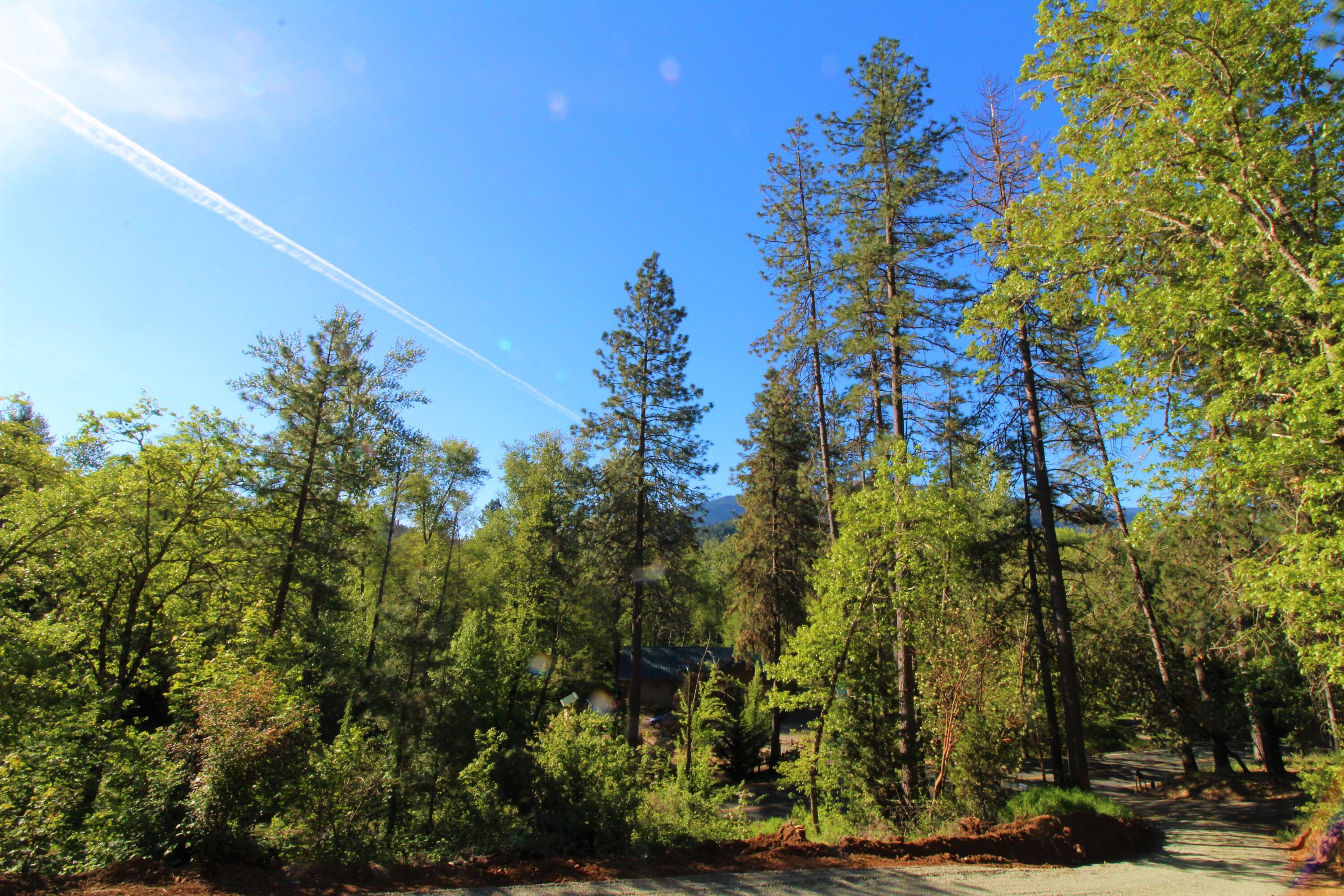 7000 North Applegate Road Grants Pass, OR 97527 - Photo 5 of 17 View to the South