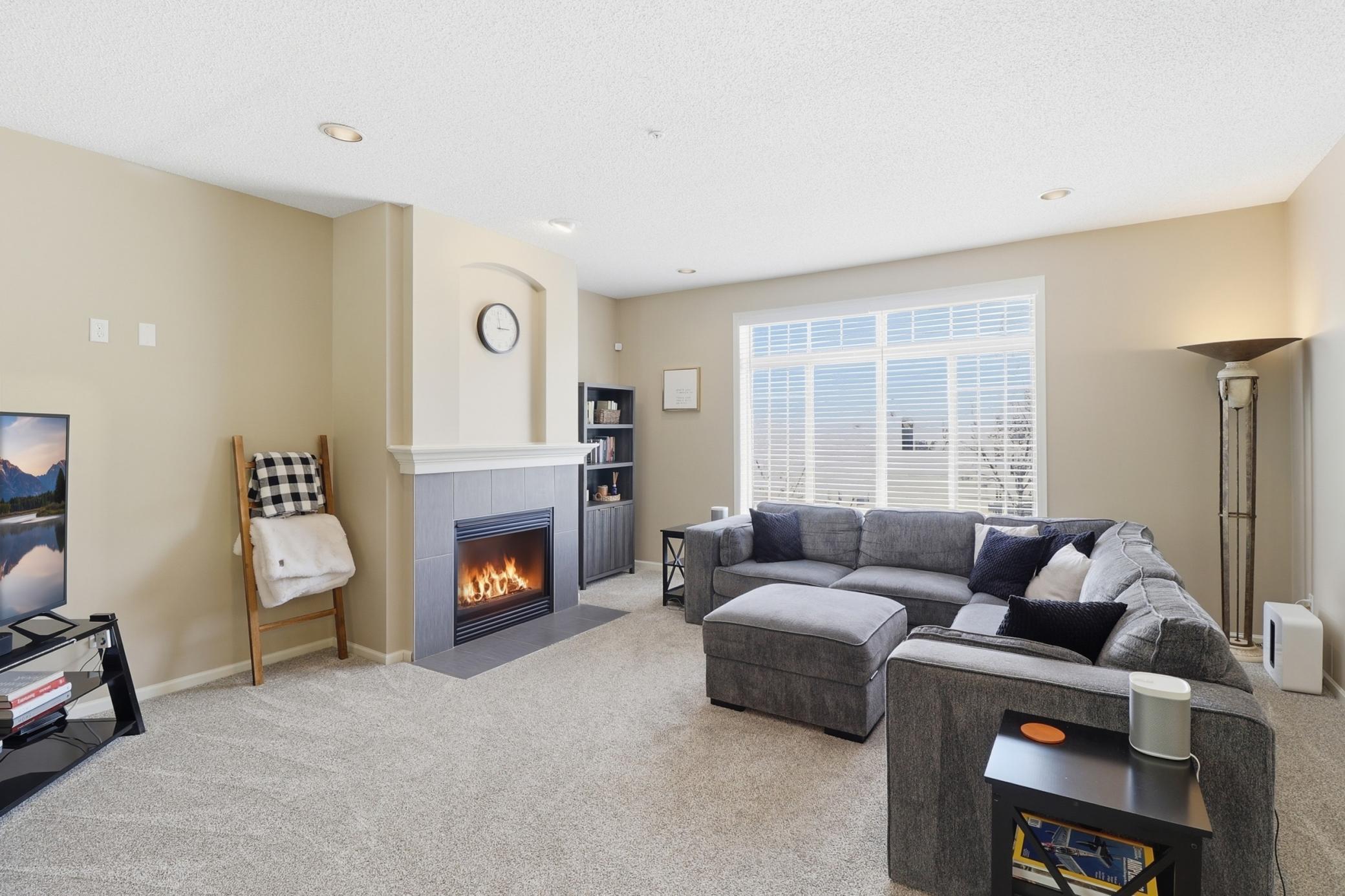 8852 Brunell Way Inver Grove Heights, MN 55076 - Photo 3 of 33