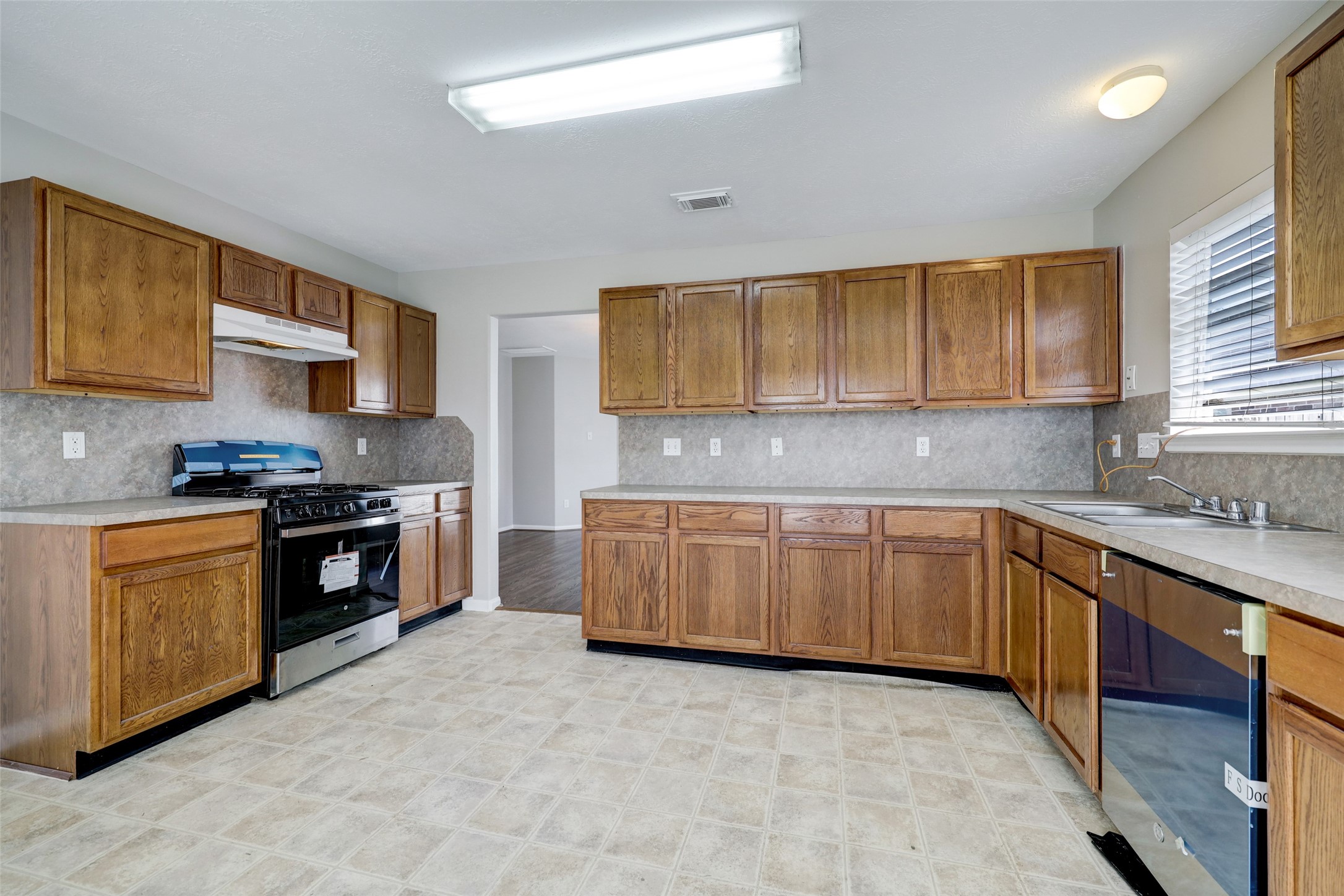 29119 Fox Fountain Lane Spring, TX 77386 - Photo 5 of 10