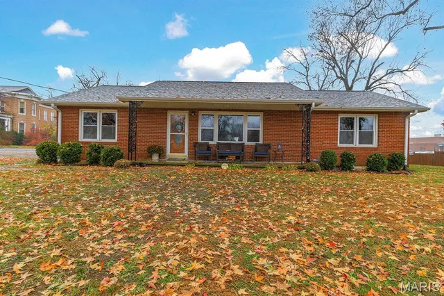 $290,000 | 908 Randolph Street, Glasgow, MO 65254