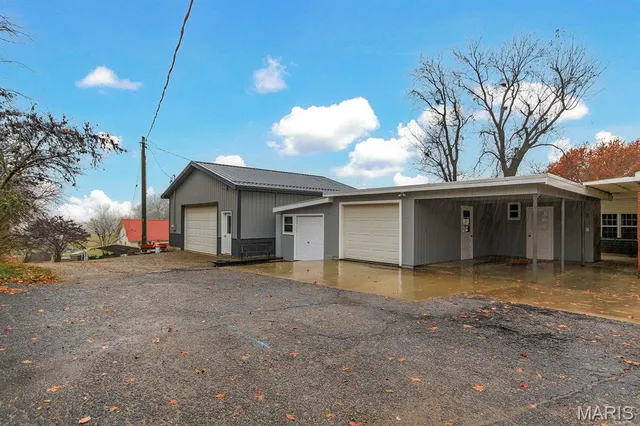 $290,000 | 908 Randolph Street, Glasgow, MO 65254