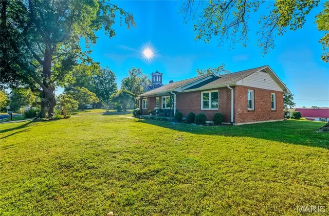 $290,000 | 908 Randolph Street, Glasgow, MO 65254