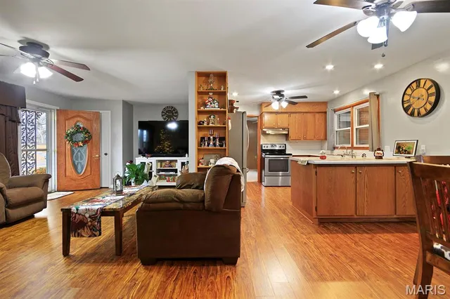 $290,000 | 908 Randolph Street, Glasgow, MO 65254