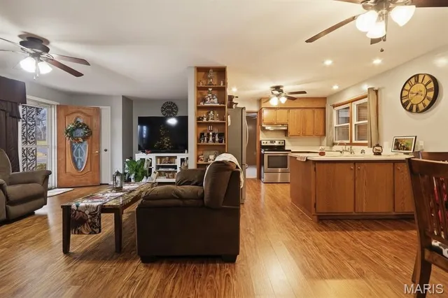 $275,000 | 908 Randolph Street, Glasgow, MO 65254