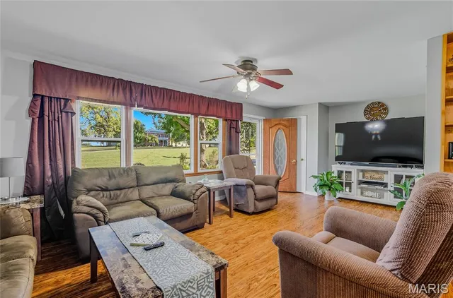 $290,000 | 908 Randolph Street, Glasgow, MO 65254