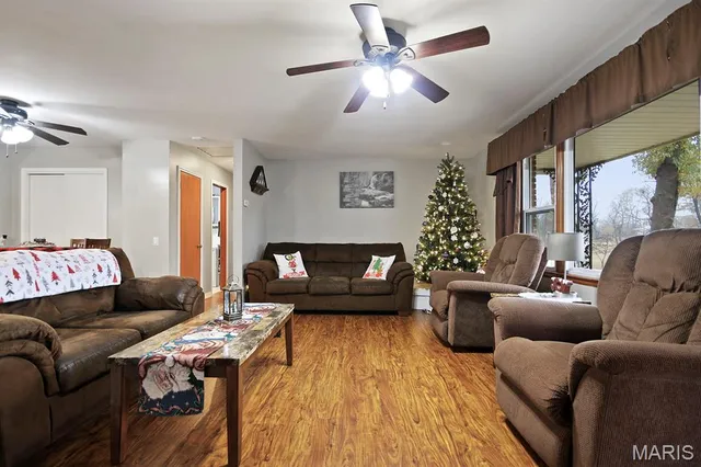 $275,000 | 908 Randolph Street, Glasgow, MO 65254