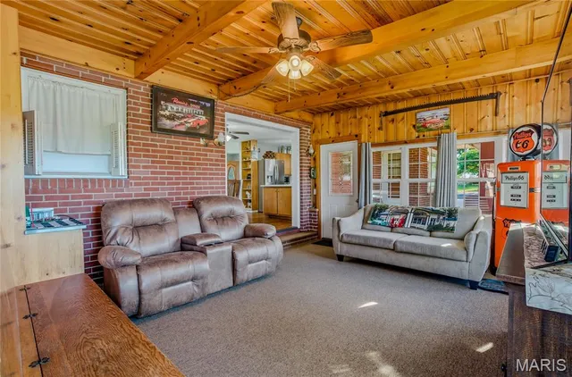 $290,000 | 908 Randolph Street, Glasgow, MO 65254