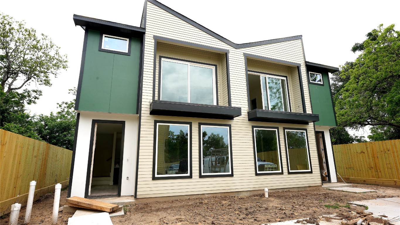 1313 Knight Street, Unit 2 Houston, TX 77022 - Photo 2 of 7