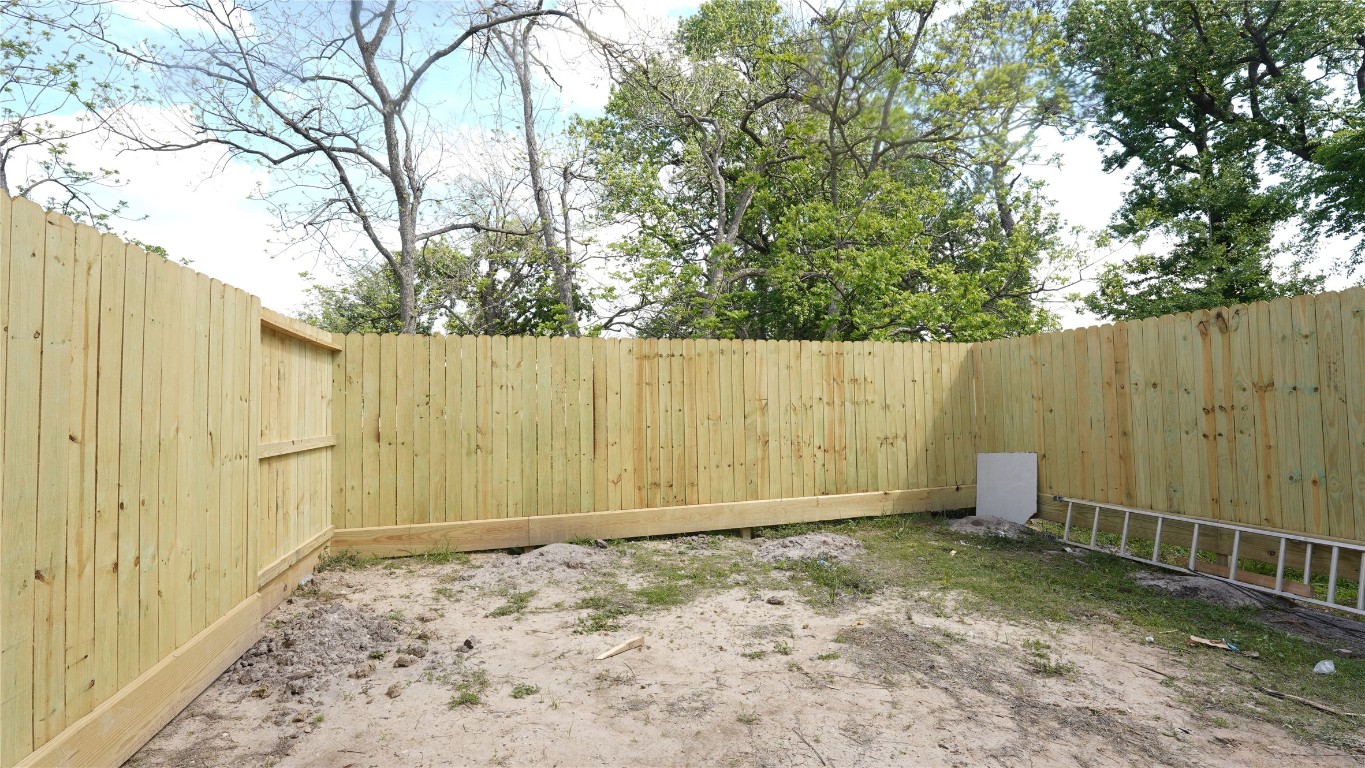 1313 Knight Street, Unit 2 Houston, TX 77022 - Photo 7 of 7