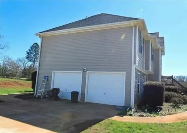 a front view of house with yard