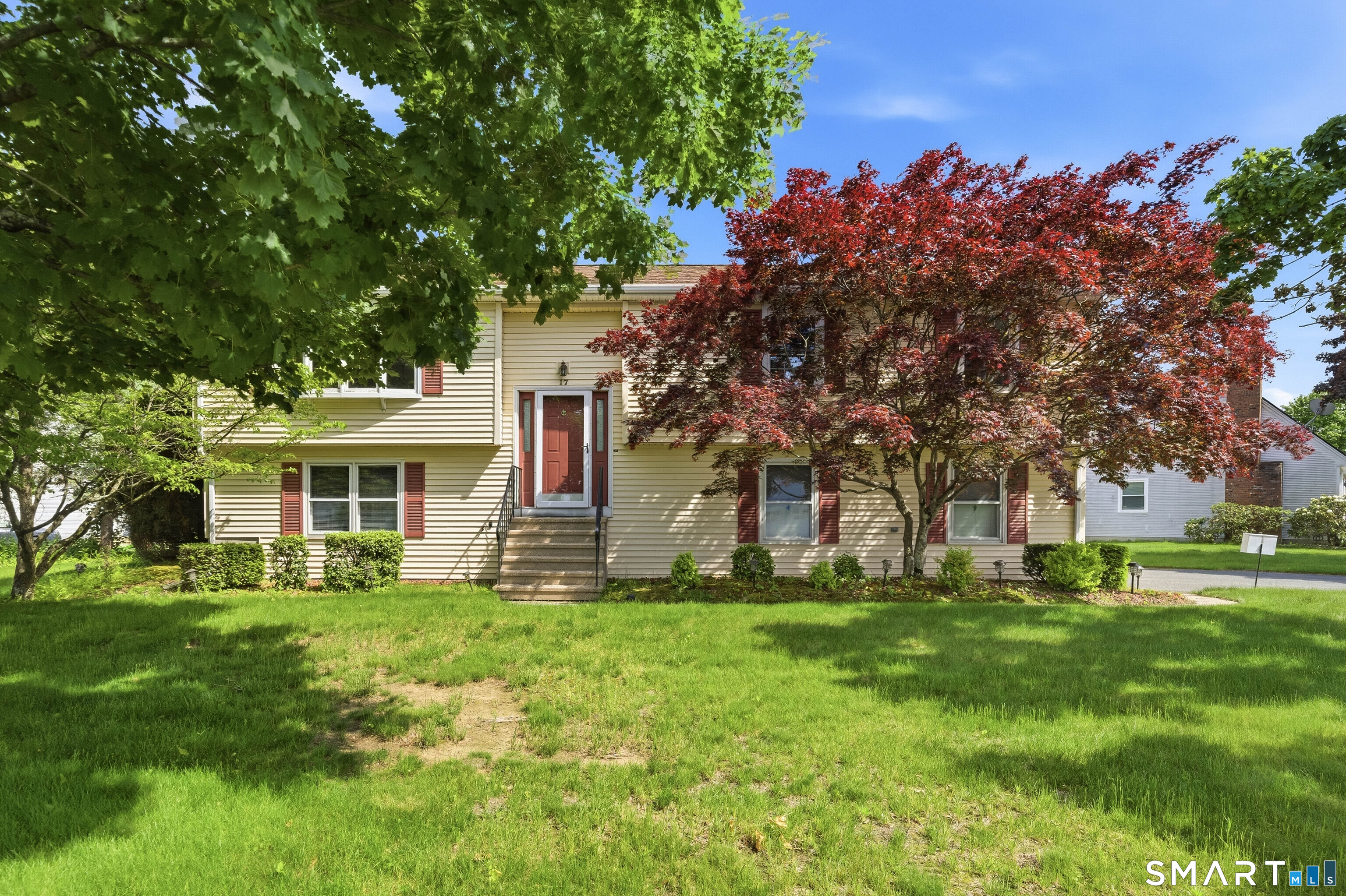 17 Spruceland Road Enfield, CT 06082 - Photo 39 of 40 Front view
