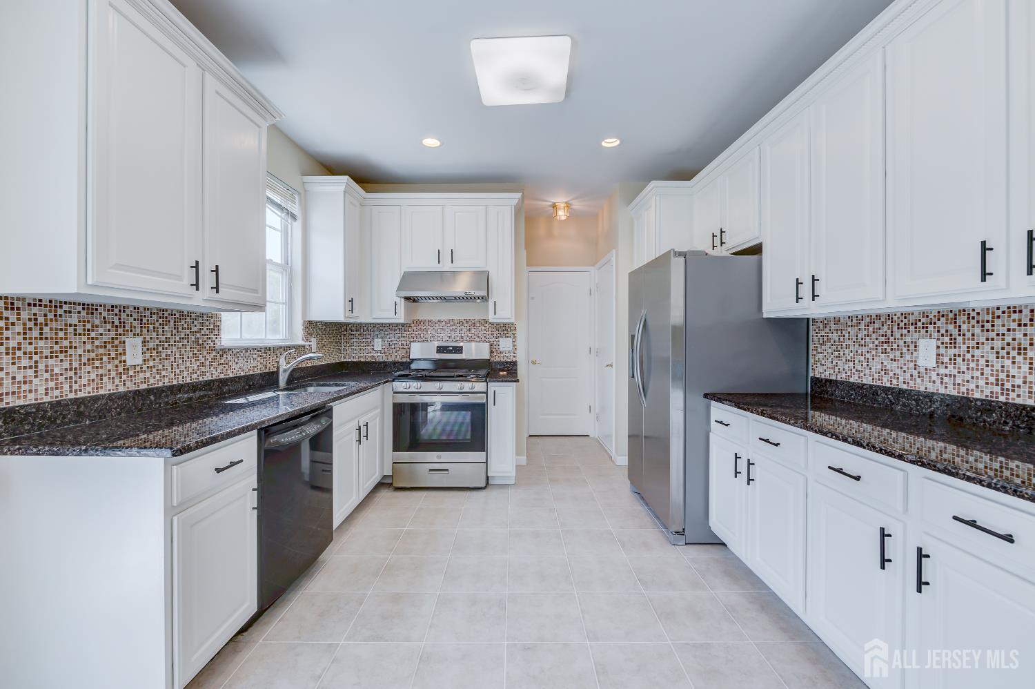 32 Carnation Road Monroe Township, NJ 08831 - Photo 9 of 42