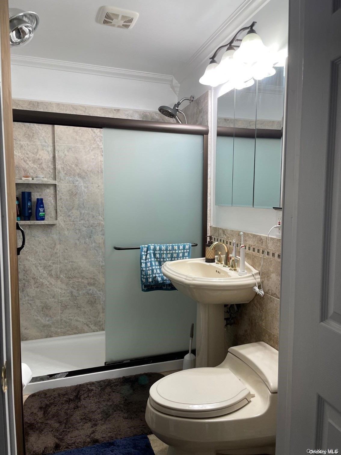 59 Wolcott Road Levittown, NY 11756 - Photo 7 of 10