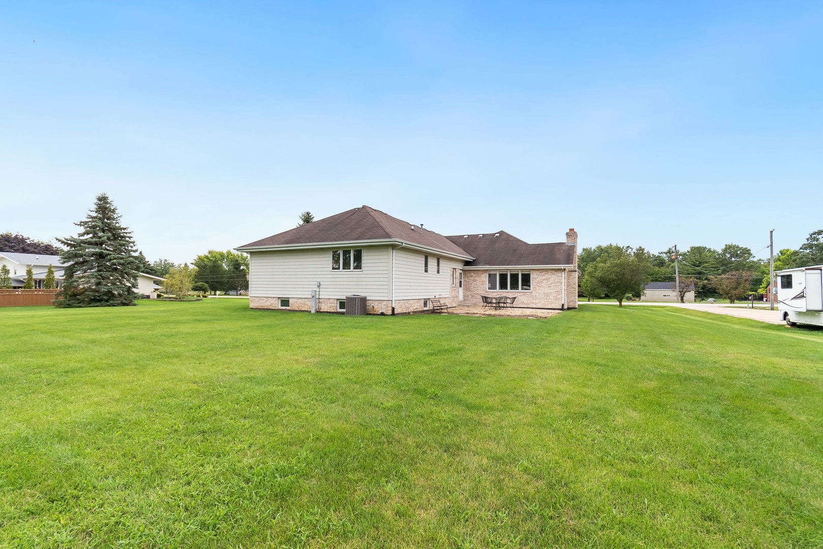 335 East Francis Road New Lenox, IL 60451 - Photo 23 of 24 Gallery Image 23
