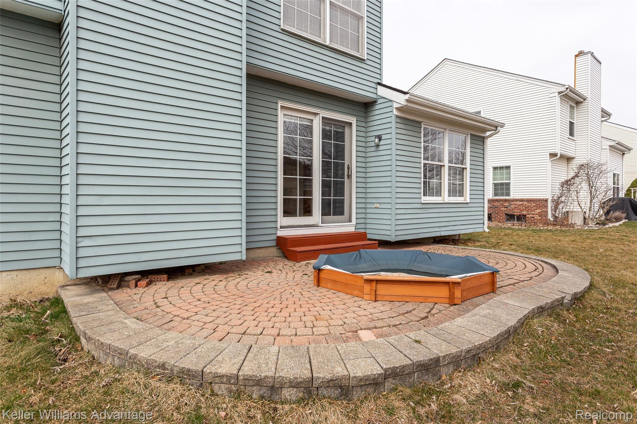 2651 Brookhaven Road Canton, MI 48188 - Photo 9 of 48 2651 Brookhaven exteriors (10).jpg