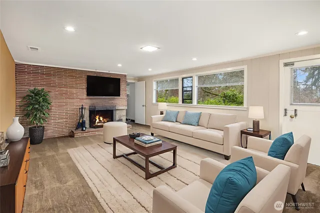 $1,699,950 | 10000 48th Avenue Northeast, Seattle, WA 98125