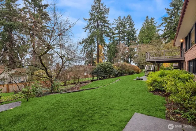$1,699,950 | 10000 48th Avenue Northeast, Seattle, WA 98125