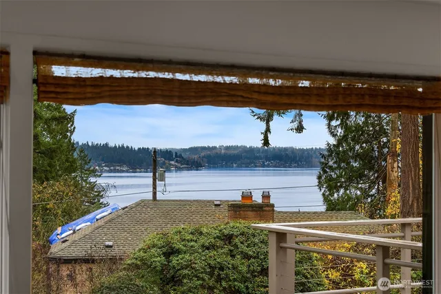 $1,699,950 | 10000 48th Avenue Northeast, Seattle, WA 98125