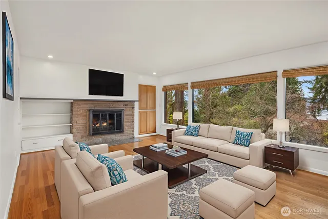 $1,699,950 | 10000 48th Avenue Northeast, Seattle, WA 98125