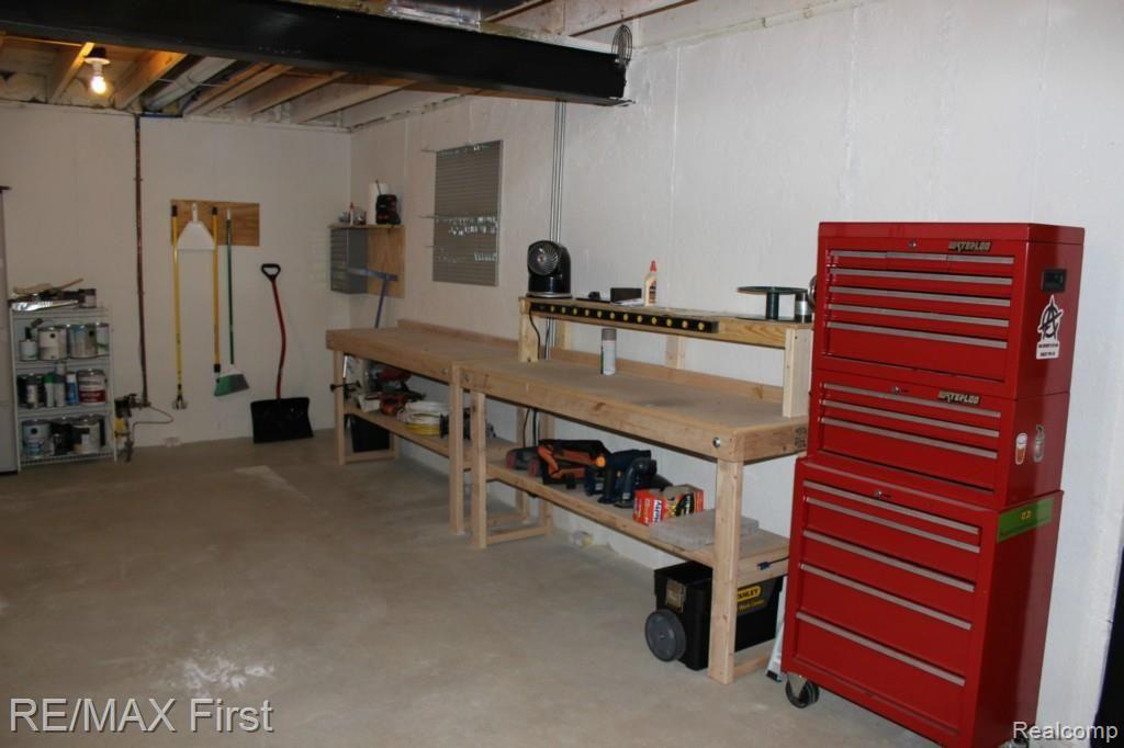 26036 Mariners Point New Baltimore, MI 48051 - Photo 54 of 57 IMG_7026.jpg