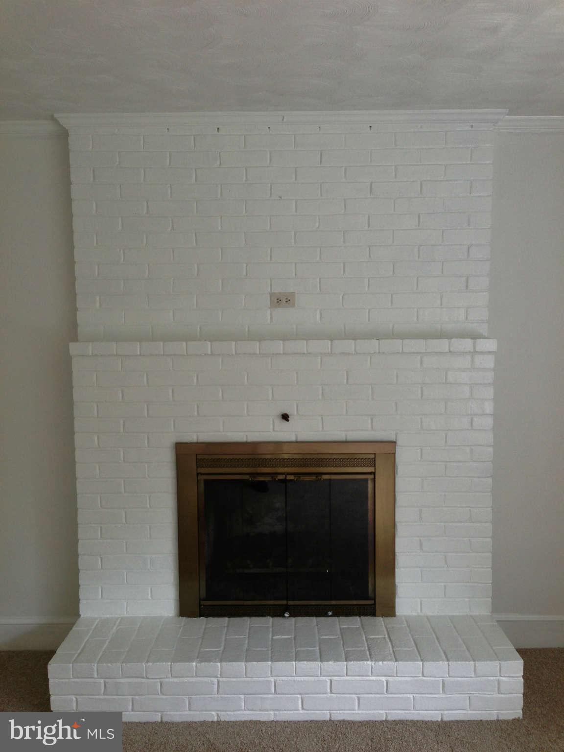 11722 Big Pool Road Clear Spring, MD 21722 - Photo 3 of 22 Living Room